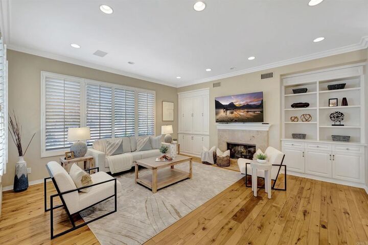 Property Photo:  509 W Balboa Boulevard  CA 92661 