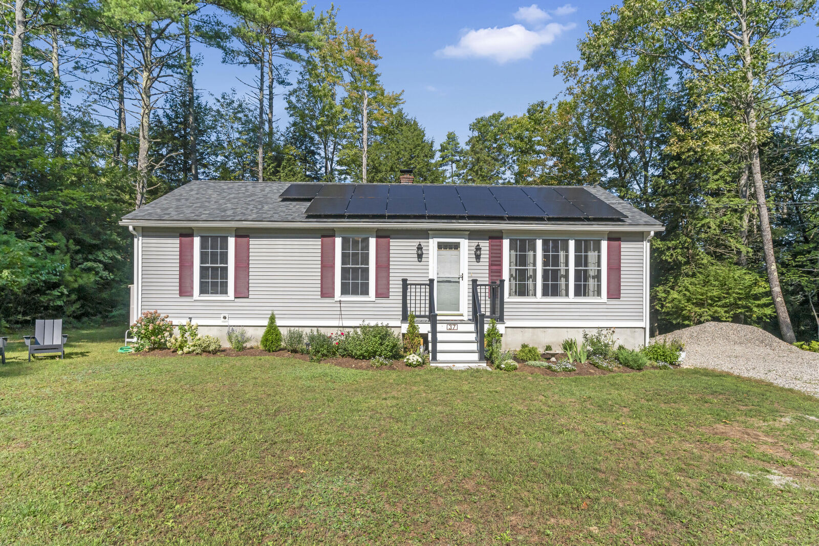 Property Photo:  37 Silver Lane  ME 04048 