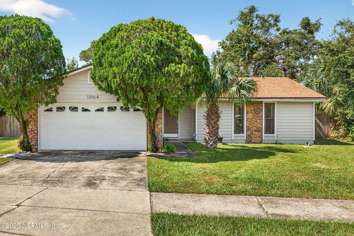 Property Photo: 10164 Arrowhead Drive FL 32257