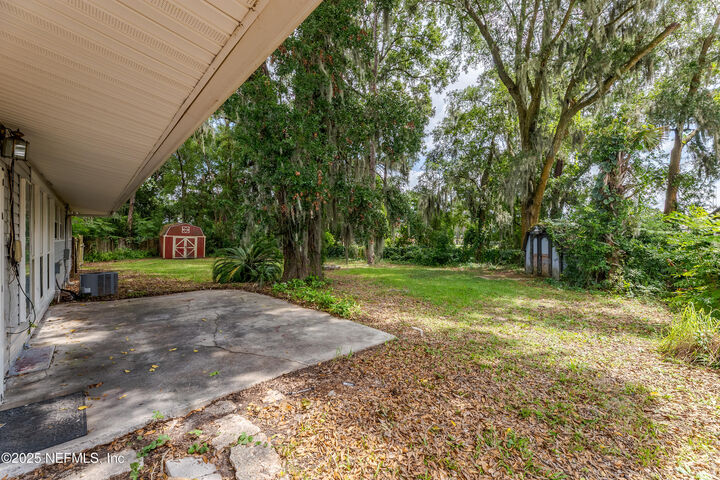 Property Photo: 6104 Terry Parker Drive S FL 32211