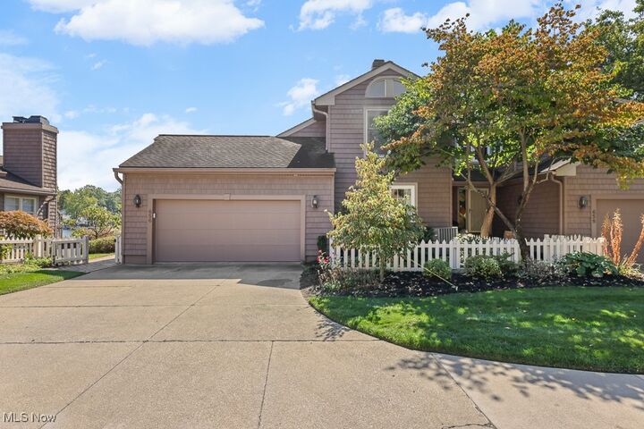 656 Isle View Drive  New Franklin OH 44319 photo