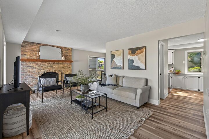 Property Photo:  2104 Tamarin Trail  MN 55427 
