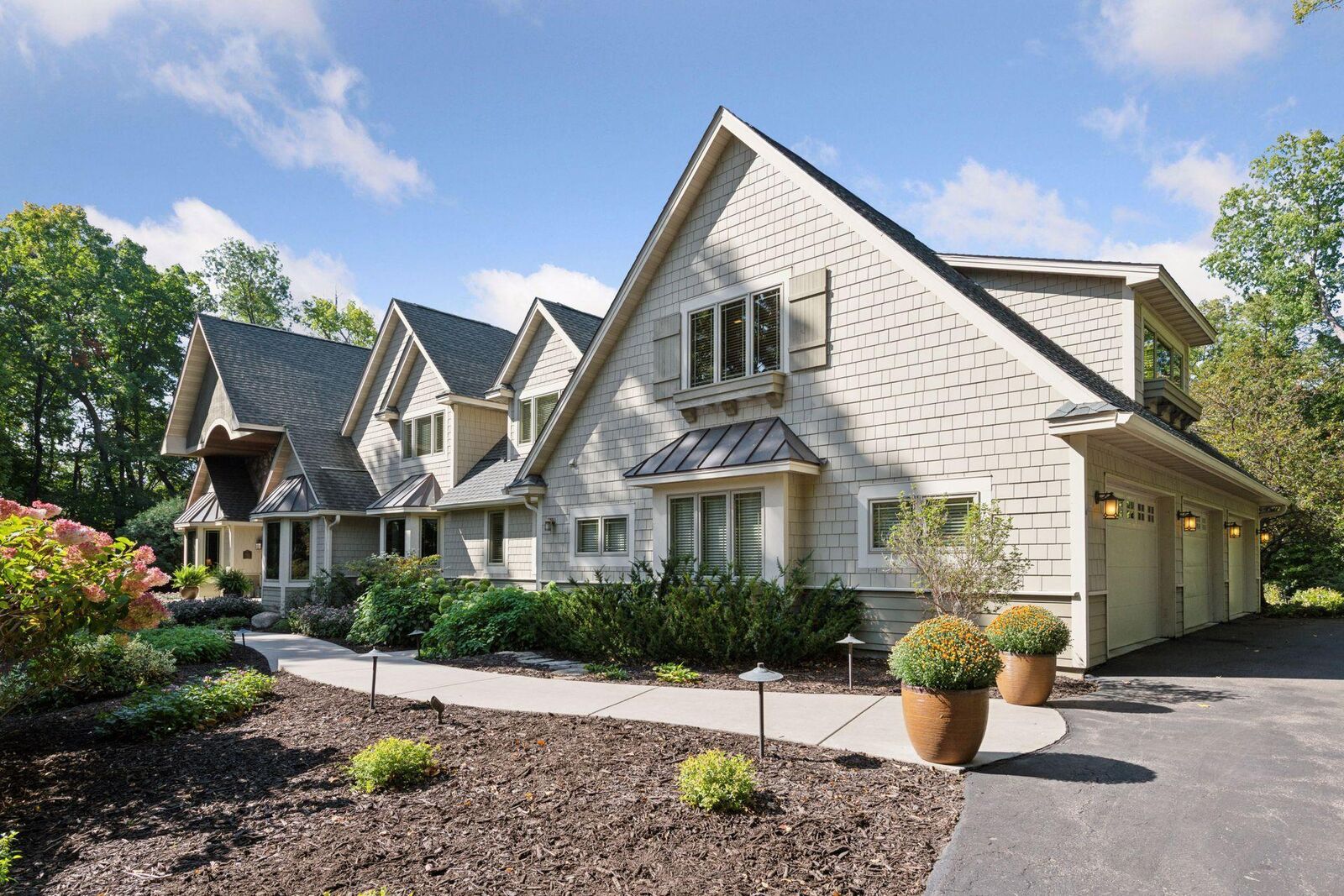 Property Photo:  4694 Baycliffe Drive  MN 55331 