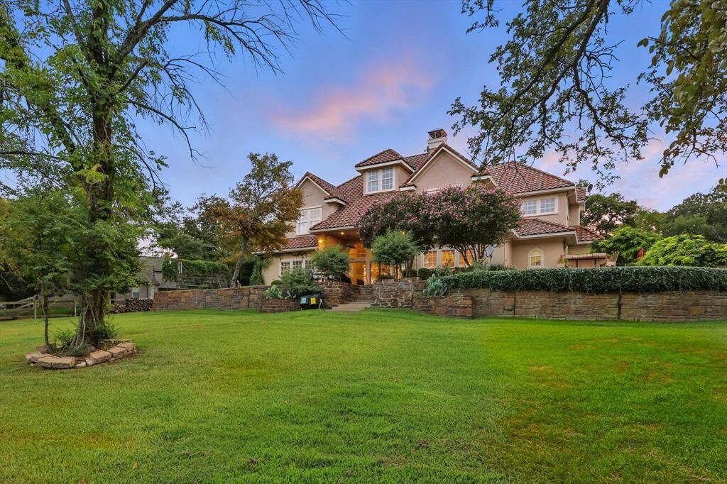 Property Photo:  1211 Oak View  TX 75068 