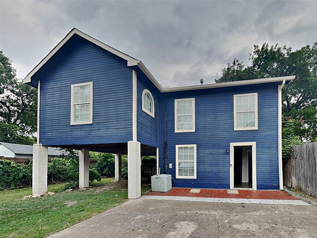 Property Photo: 2911 Ryan Avenue Back TX 76110