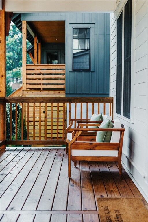 Property Photo: 1738 W Markham Road AR 72701