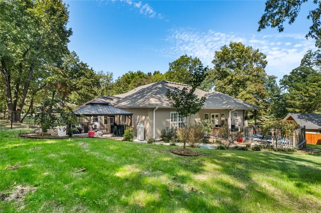 Property Photo:  4 Winfield Lane  AR 72714 