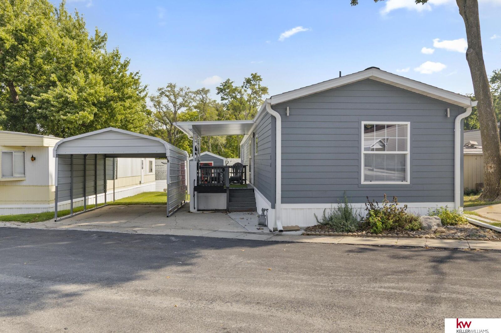 Property Photo:  3701 McKinley Street 9B  NE 68112 