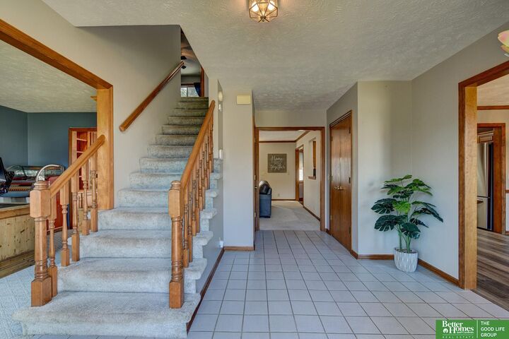 Property Photo:  1007 Hogan Drive  NE 68046 