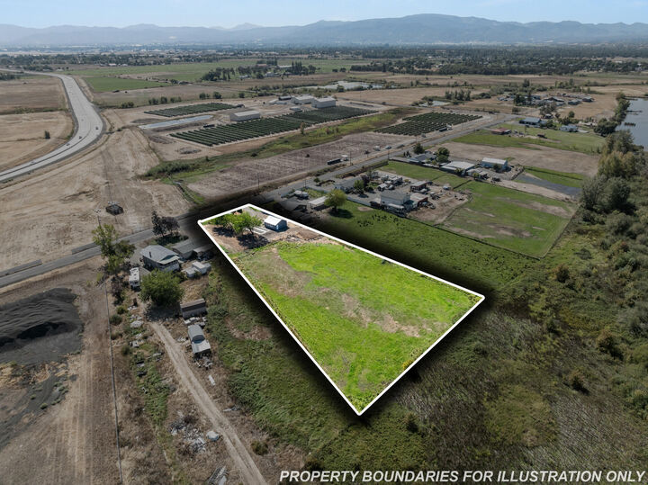 1729 E Gregory Road  Central Point OR 97502 photo