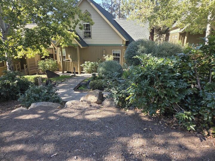 Property Photo: 4673 Marsh Hawk Drive OR 97601