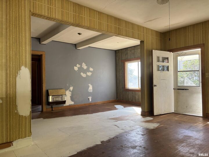 Property Photo:  402 Olive Street  IL 61375 