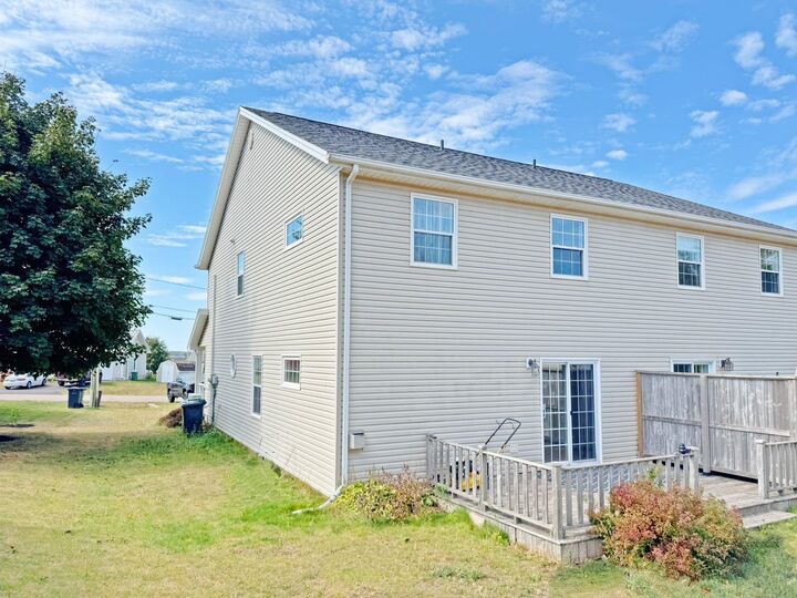 Property Photo:  40 Southway Crescent  PE C1E 2K5 