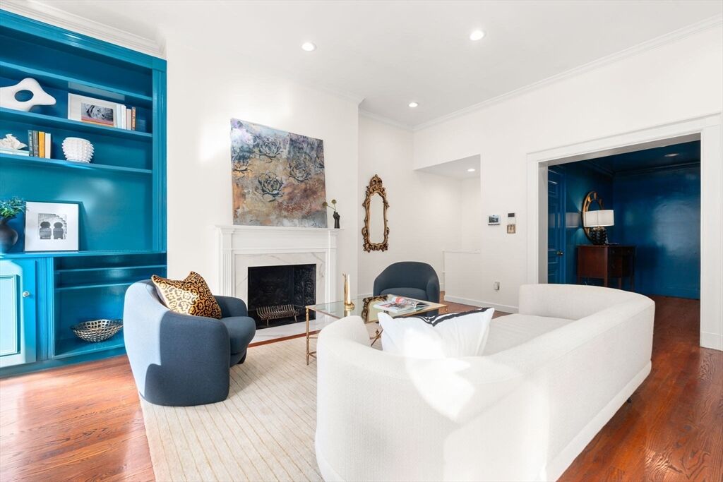 Property Photo:  457 Beacon St 5  MA 02115 