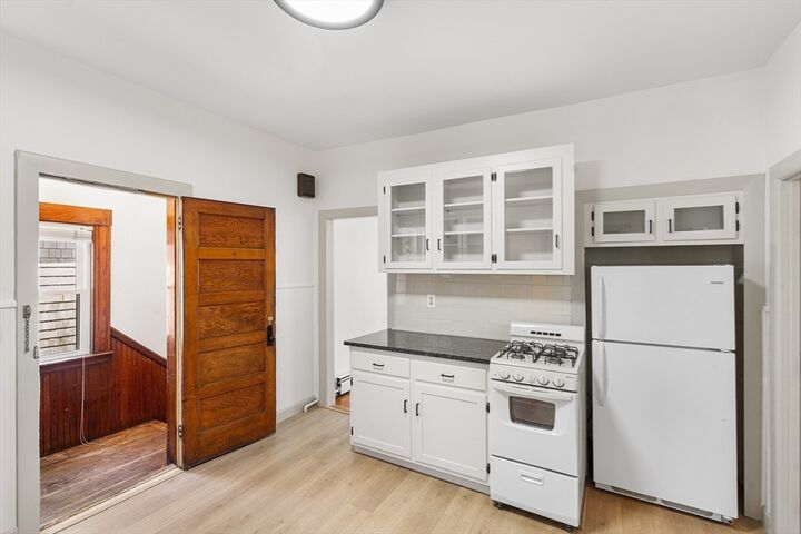 Property Photo:  31 Hunting St 2  MA 02141 