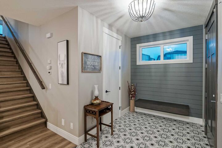 Property Photo:  60 Walcrest Hill SE  AB T2X 4V9 