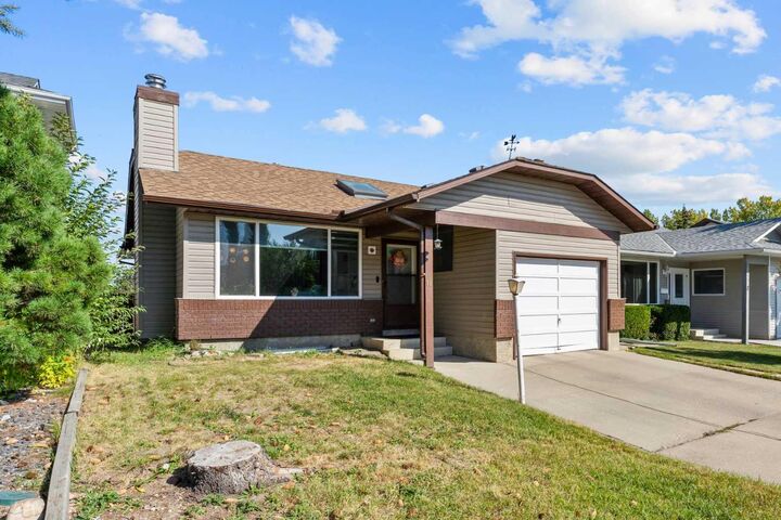 12 Cedargrove Road SW  Calgary AB T2W 4T9 photo