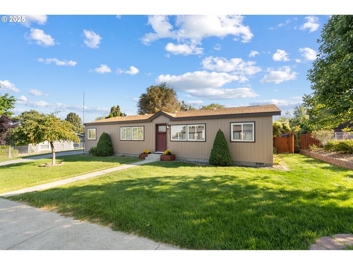 408 SW Willow Fork Dr  Boardman OR 97818 photo