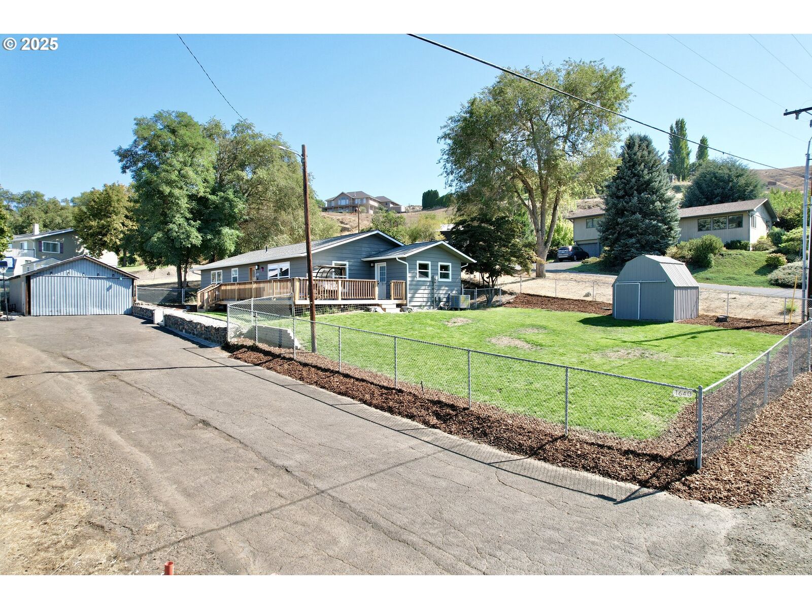 Property Photo: 1640 Morton St OR 97058