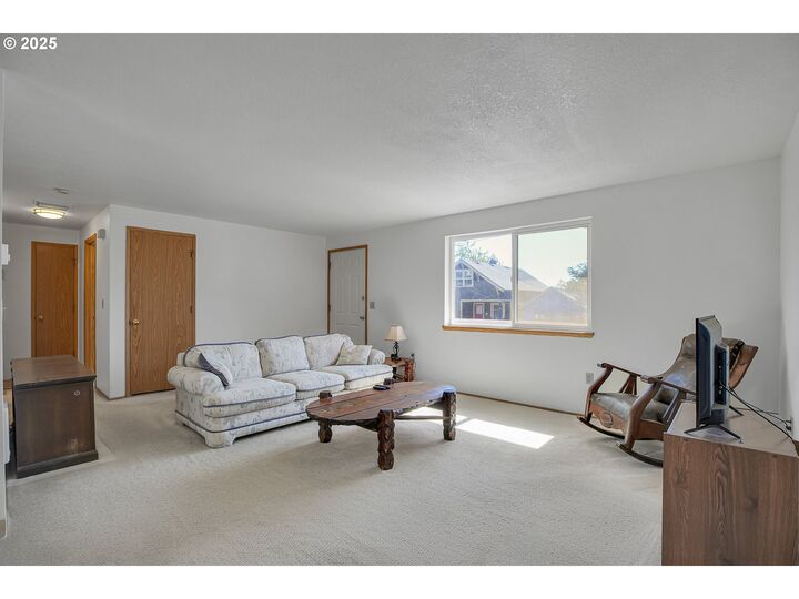 Property Photo: 441 NW 15th Ave WA 98607