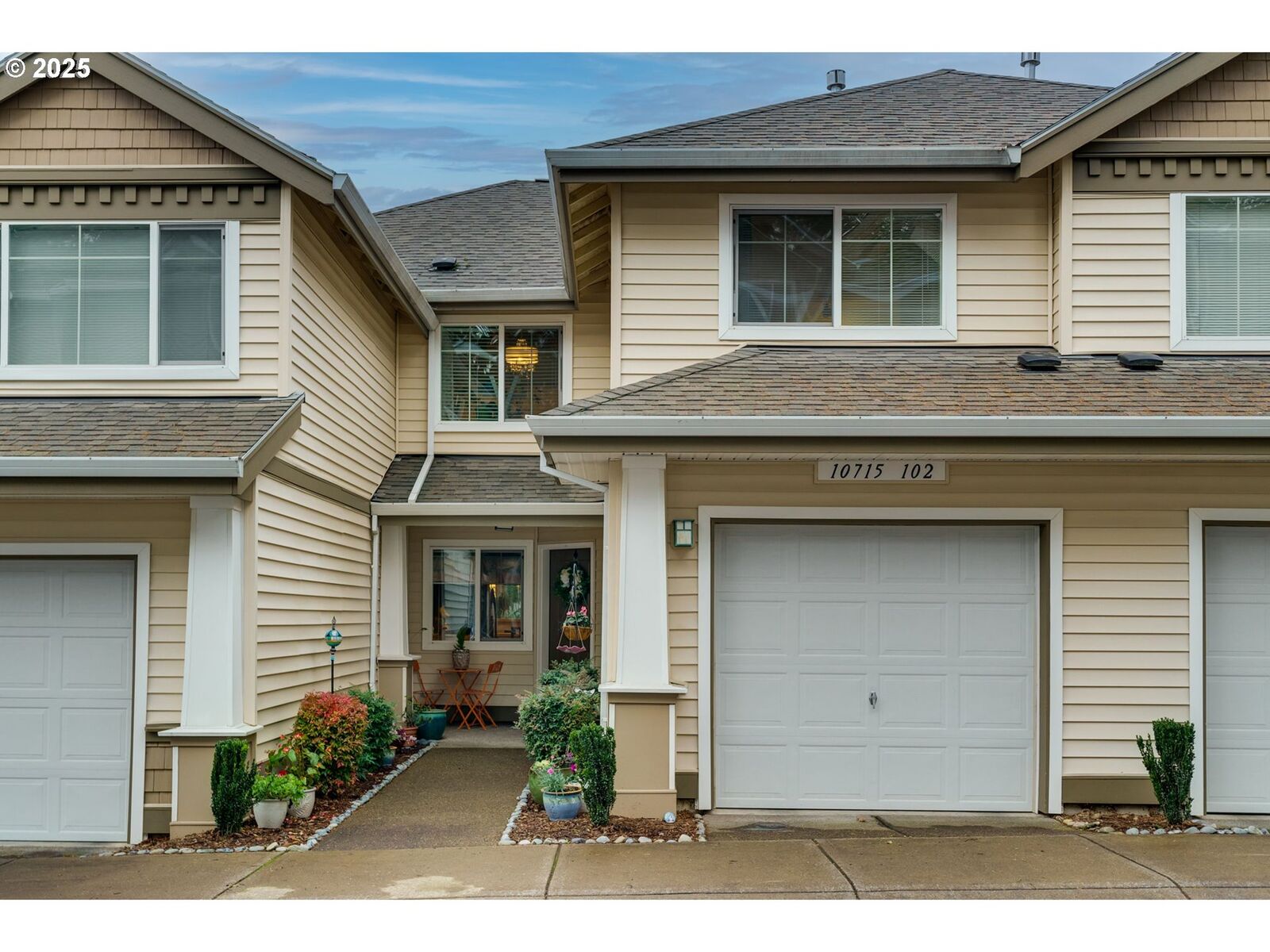 Property Photo: 10715 SW Canterbury Ln 102 OR 97224