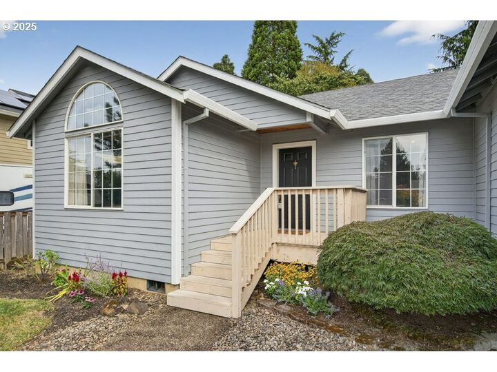 Property Photo:  7630 SE 109th Ave  OR 97266 