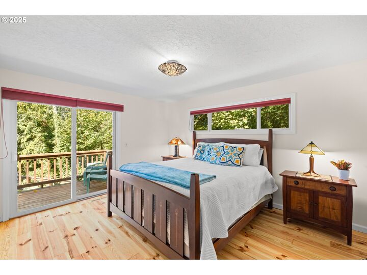 Property Photo:  2245 SW Martha St  OR 97239