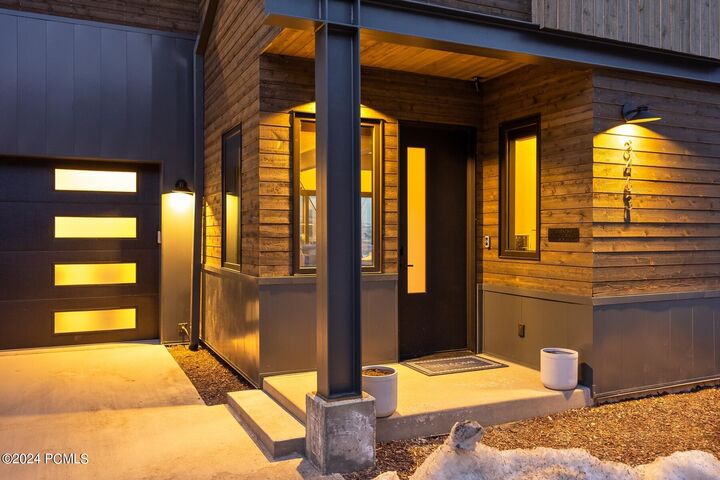 Property Photo:  3463 Ridgeline Drive  UT 84098 