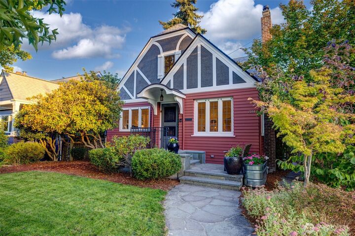 Property Photo:  7344  Keen Way N  WA 98103 