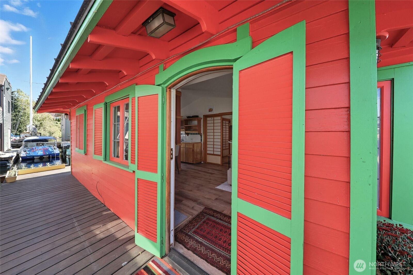 Property Photo:  2727  Fairview Avenue E 18  WA 98102 