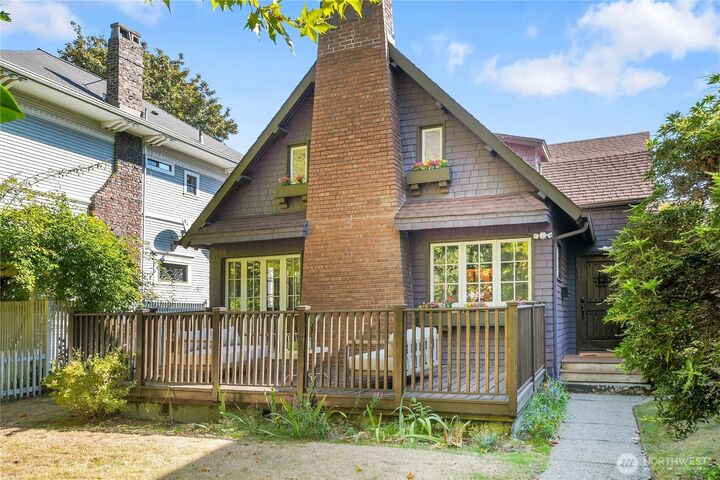 916  20th Avenue E  Seattle WA 98112 photo