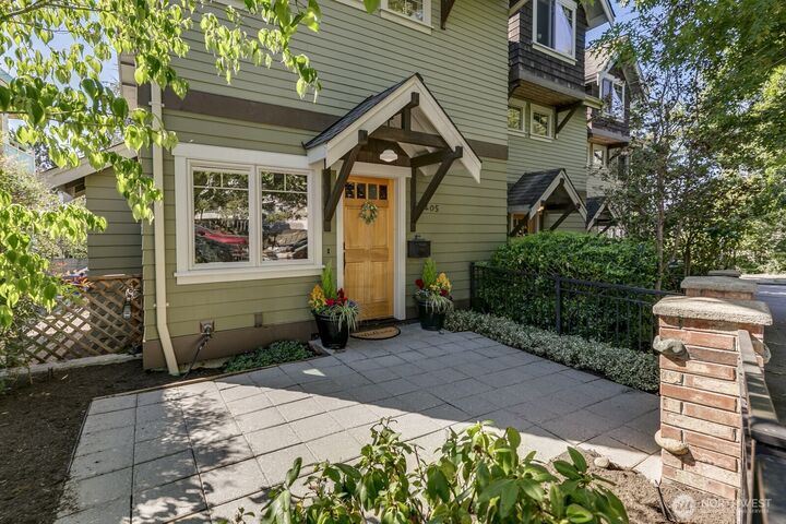 Property Photo: 2405 N 75th Street WA 98103