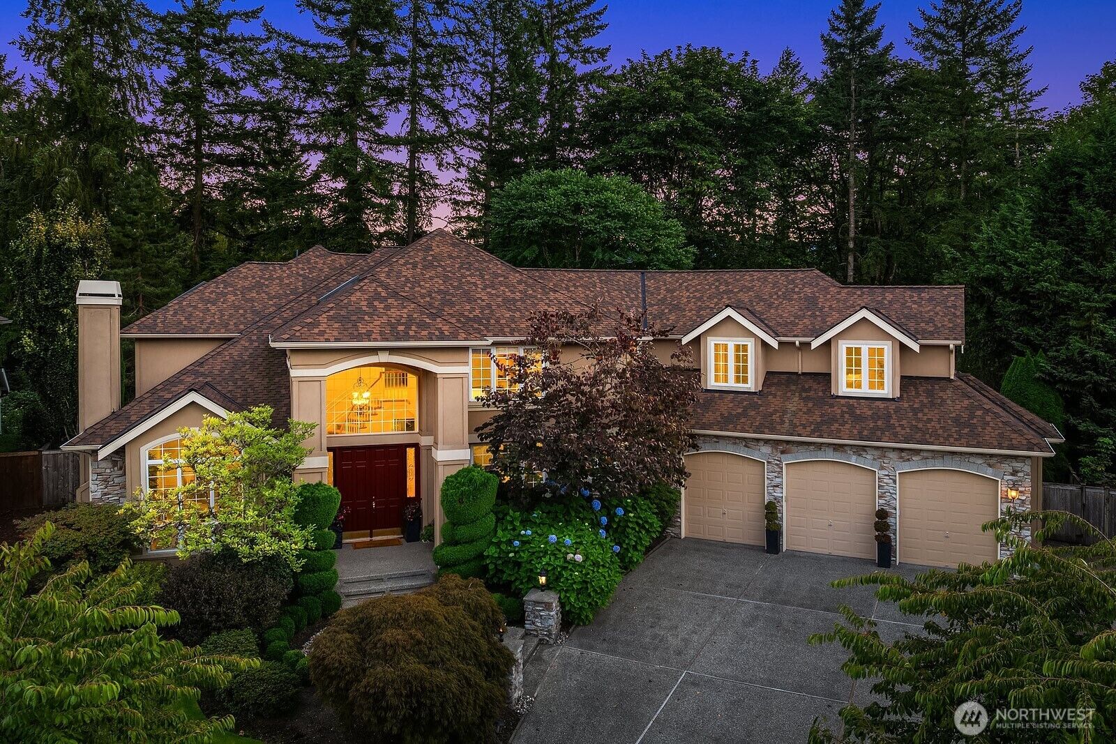 Property Photo: 27131 SE 25th Place WA 98075