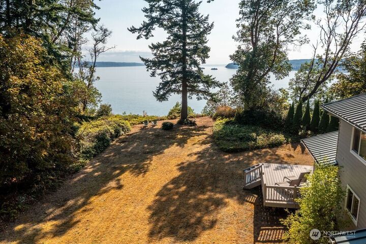 Property Photo:  26  G Sound Place  WA 98206 