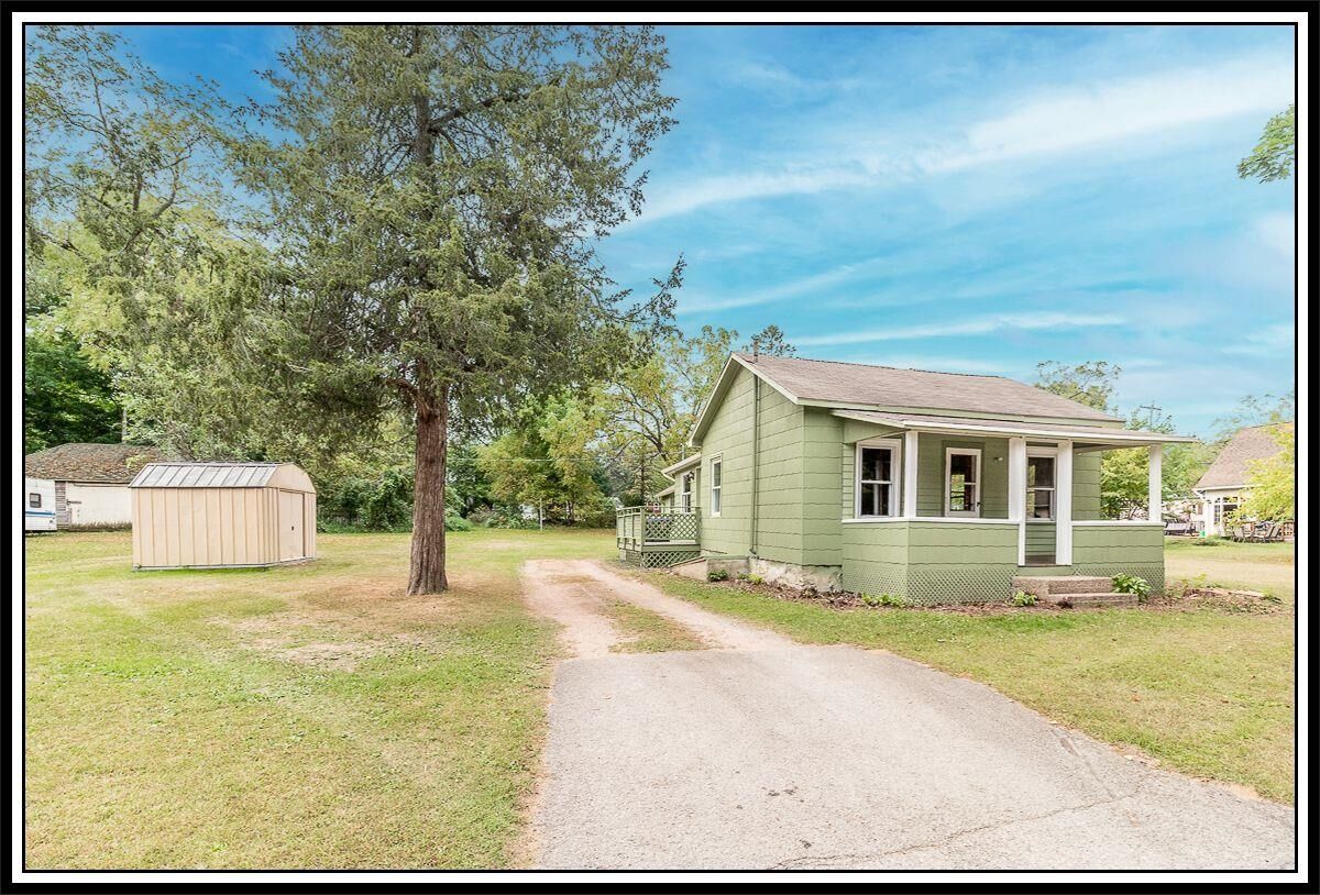 Property Photo:  111 W Parker Street  WI 54983-9066 