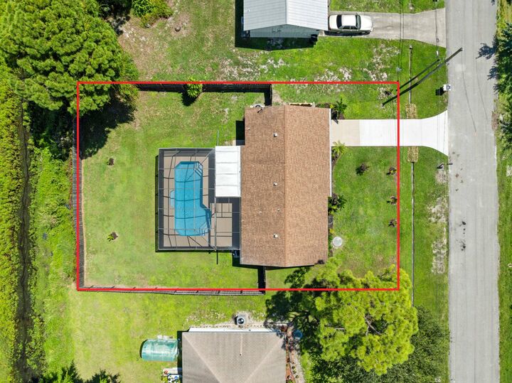 Property Photo: 213 SW Chapman Avenue FL 34984