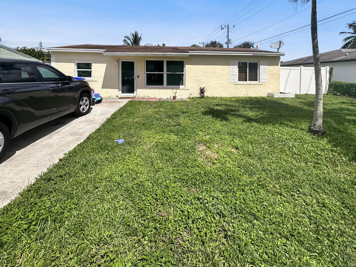 Property Photo: 6231 SW 15th Court FL 33068