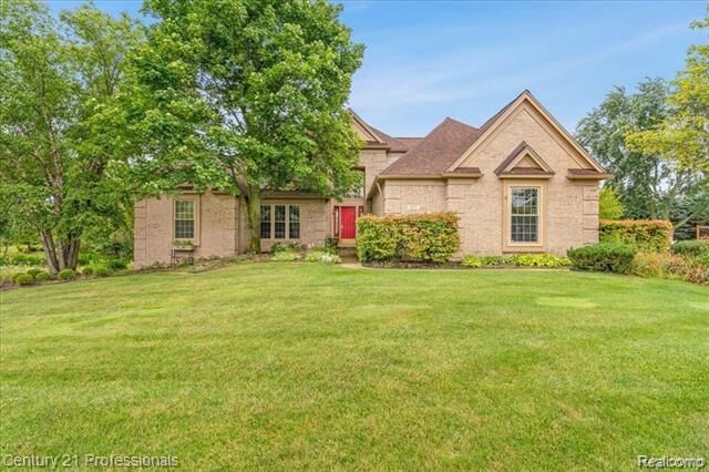 Property Photo:  3871 S Creek Drive  MI 48306 