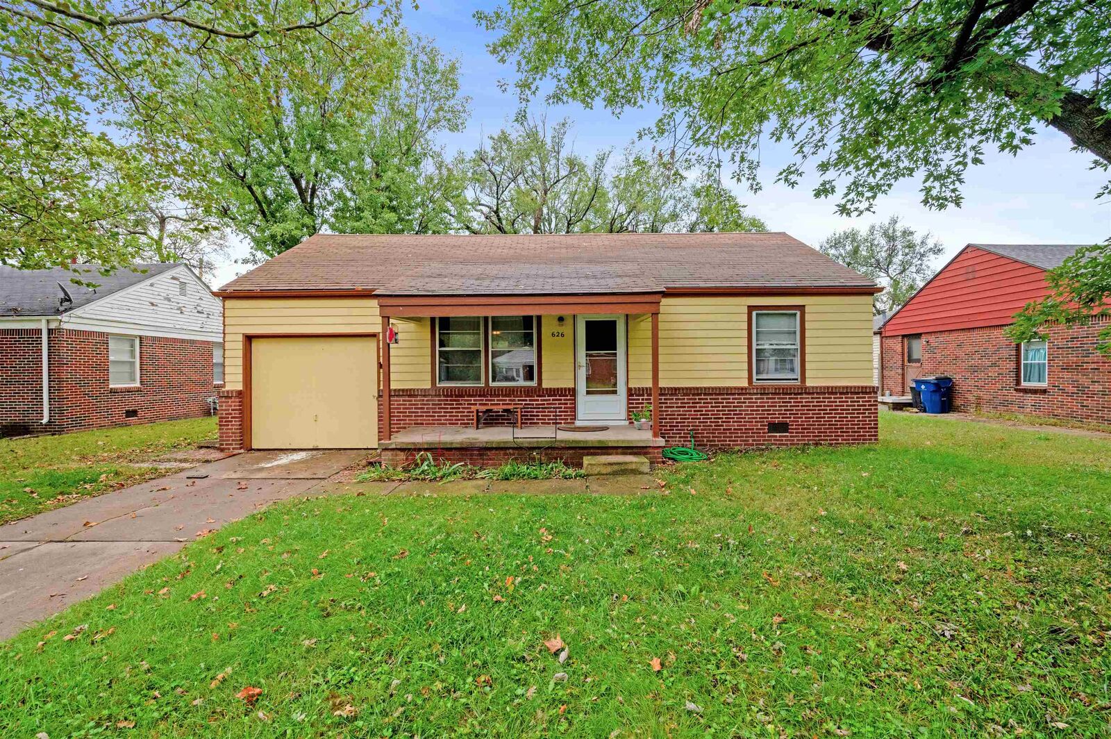 Property Photo:  626 S Drury Lane  KS 67207 
