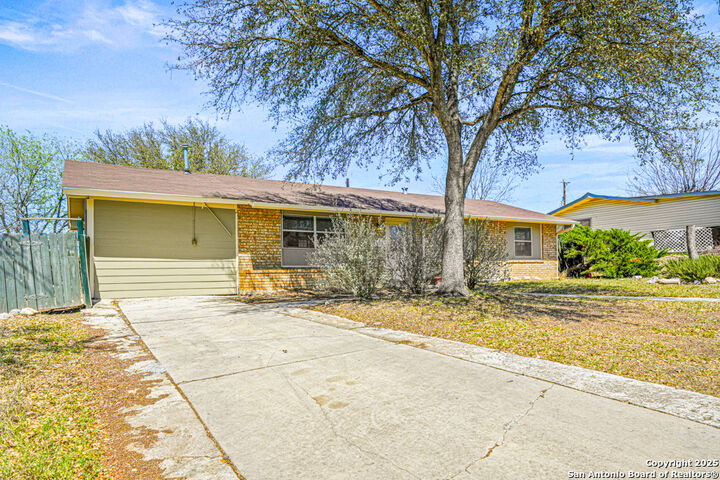 Property Photo:  111 Lake Valley  TX 78227 