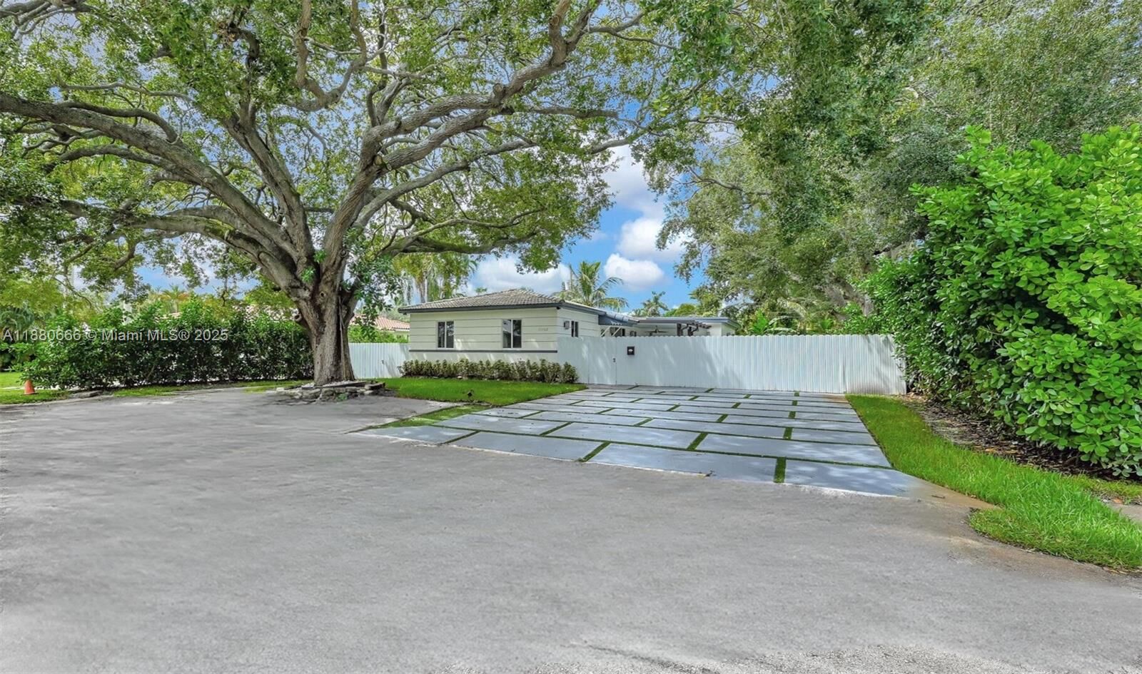 Property Photo: 11102 NE 9th Ct FL 33161