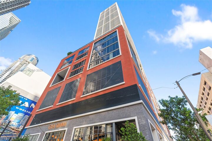 Property Photo:  601 NE 1st Ave 2506  FL 33132 