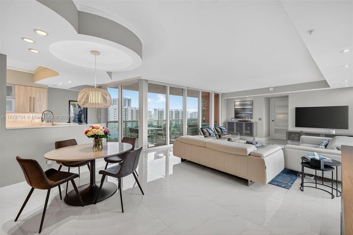 Property Photo: 3370 Hidden Bay Dr 1115 FL 33180
