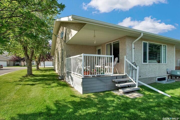 Property Photo:  6 Crystal Villa  SK S0K 0A1 