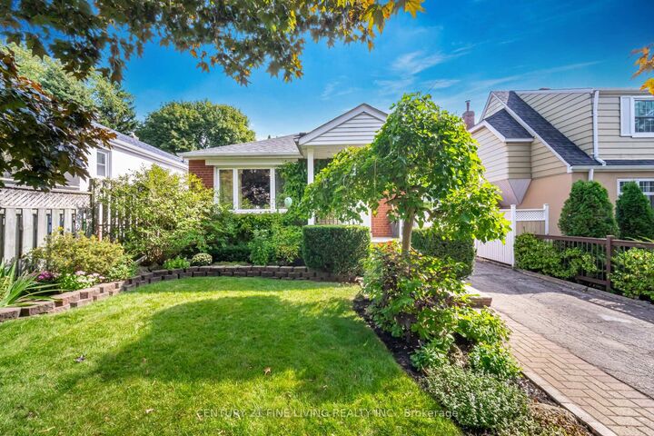 Property Photo:  151 Brooklawn Avenue  ON M1M 2P8 