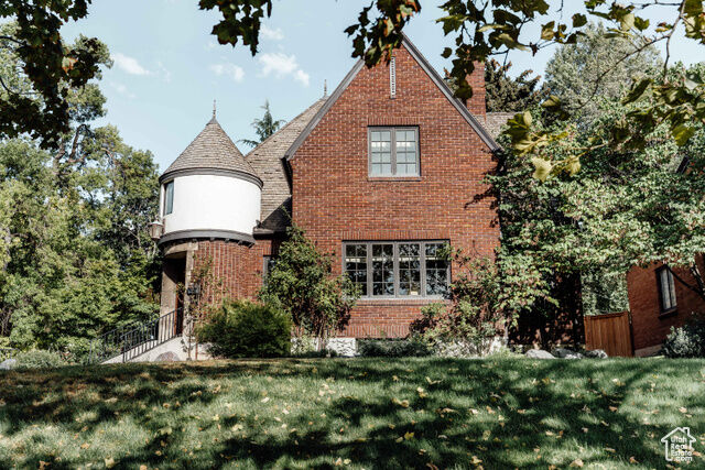 Property Photo: 1306 E Harvard Ave S UT 84105