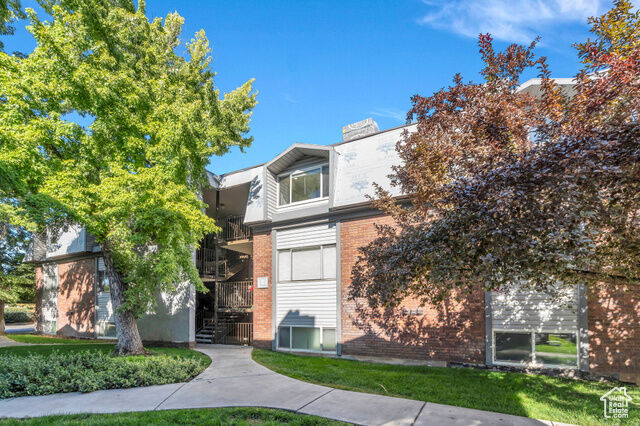Property Photo: 1729 N Willowbrook Dr Bldg 5 UT 84604