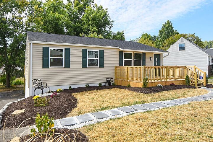 Property Photo: 3245 Bradbury Drive PA 15001