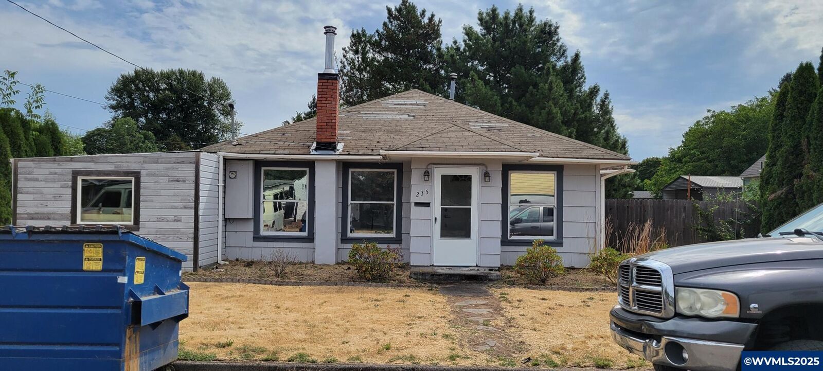 Property Photo: 235 Cleveland St OR 97355