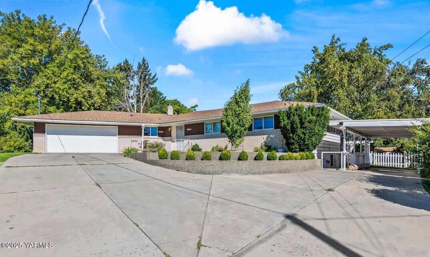 Property Photo:  6313 Appleview Way  WA 98908 